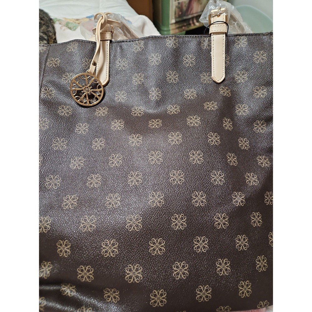 AVON Monogram Tote Bag, Matching Zip Around Wallet & Makeup Bag Set NWT 0413
